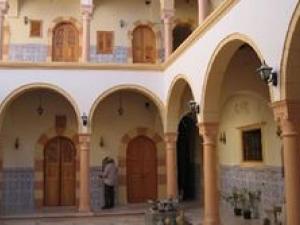 الفنادق والخانات في الحضارة الإسلامية