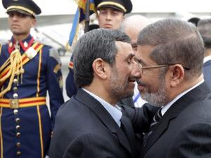 Ahmadineyad visita Egipto en un viaje histórico