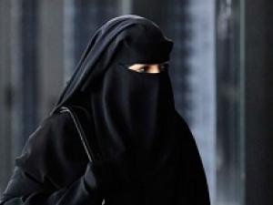Loses Baby After Niqab Attack| islamstory | Islamic History Portal