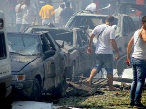 Francia confirma dos heridos en el atentado contra su embajada en Trípoli