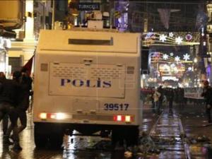 Cientos de policías turcos relevados en la lucha del Gobierno con la Justicia