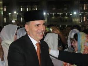 El embajador de paraguay en Indonesia se convierte al islam