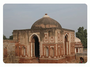 مسجد قوة الإسلام في دلهي