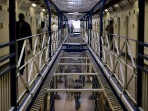 Aumenta cifra de suicidios en cárceles del Reino Unido